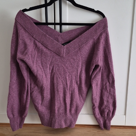 Reitmans Sweaters - 💙Reitmans Dusty Purple Off-Shoulder V-Neck Sweater